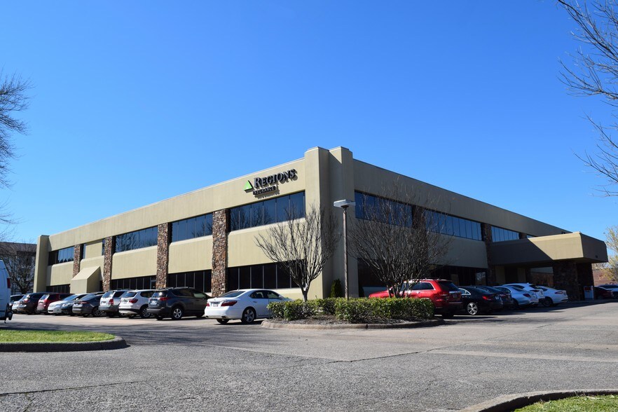More Photos Of 1500 Riverfront Dr, Little Rock Office For Lease