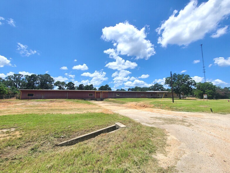More Photos Of 14077 N Highway 75, Willis Warehouse For Sale