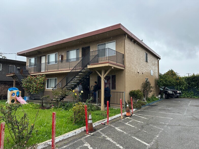 More Photos Of 2550 35th Ave, Oakland Apartments For Sale