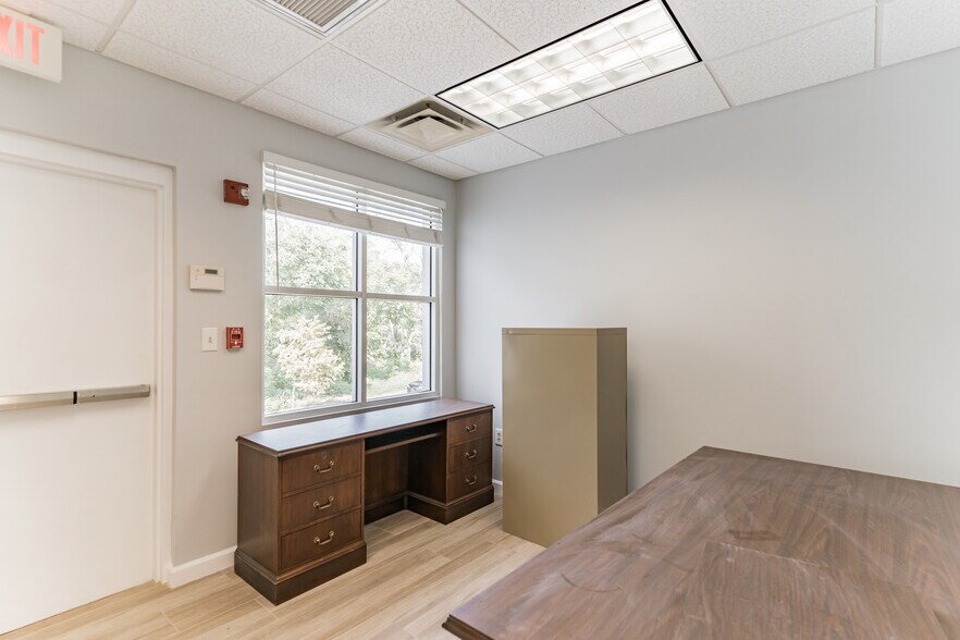 More Photos Of 230 N Westmonte Dr, Altamonte Springs Office For Lease