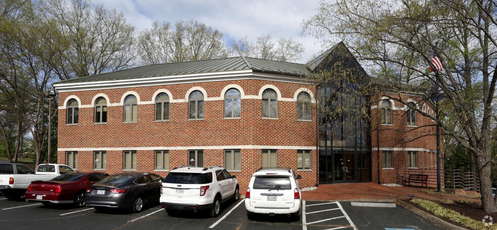 More Photos Of 4801 Hermitage Rd, Richmond Office For Lease