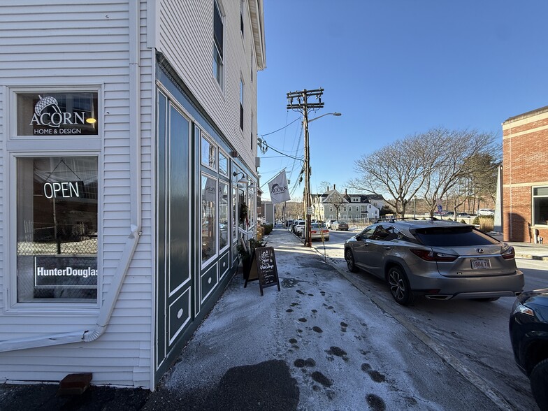 More Photos Of 8-10 Essex St, Andover Storefront Retail Office For Lease