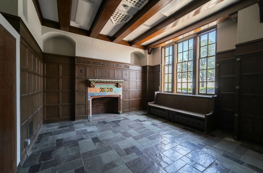 More Photos Of 15 E Kirby St, Detroit Apartments For Lease