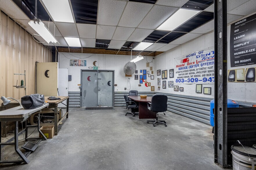 More Photos Of 4431 Augusta Rd, Lexington Light Distribution For Sale