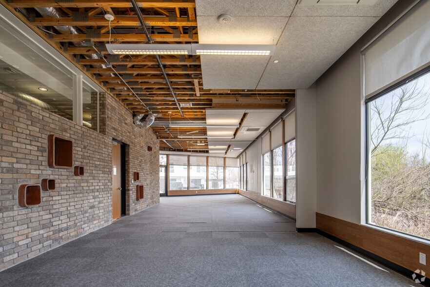 More Photos Of 2921 E 17th St, Austin Loft Creative Space For Sale