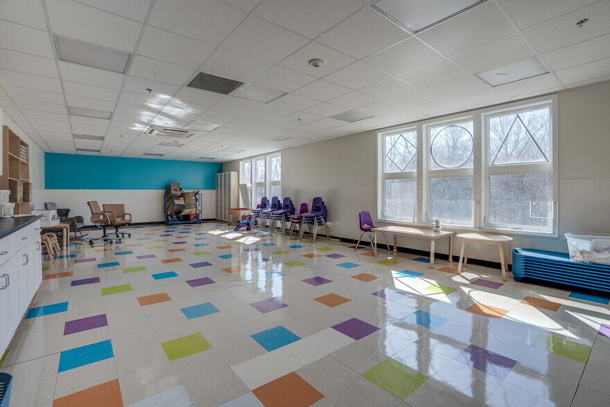 More Photos Of 443 W Lowell Ave, Haverhill Office For Lease