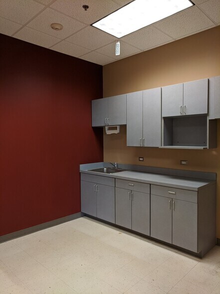 More Photos Of 301-345 Vertin Blvd, Shorewood Unknown For Lease