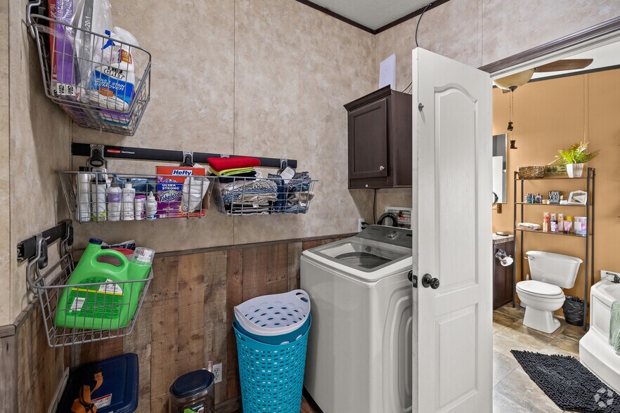 More Photos Of 6212 FM 933, Blum Warehouse For Sale