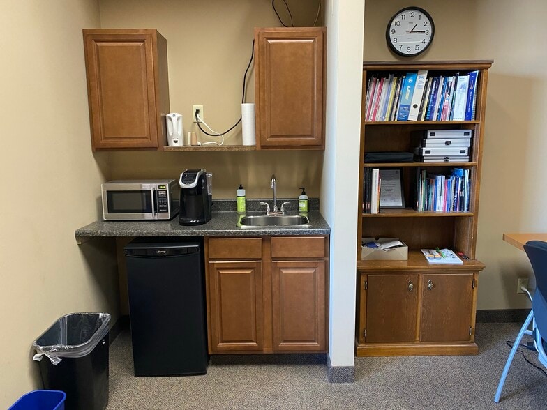 More Photos Of 413 Wacouta St, Saint Paul Office Residential For Lease