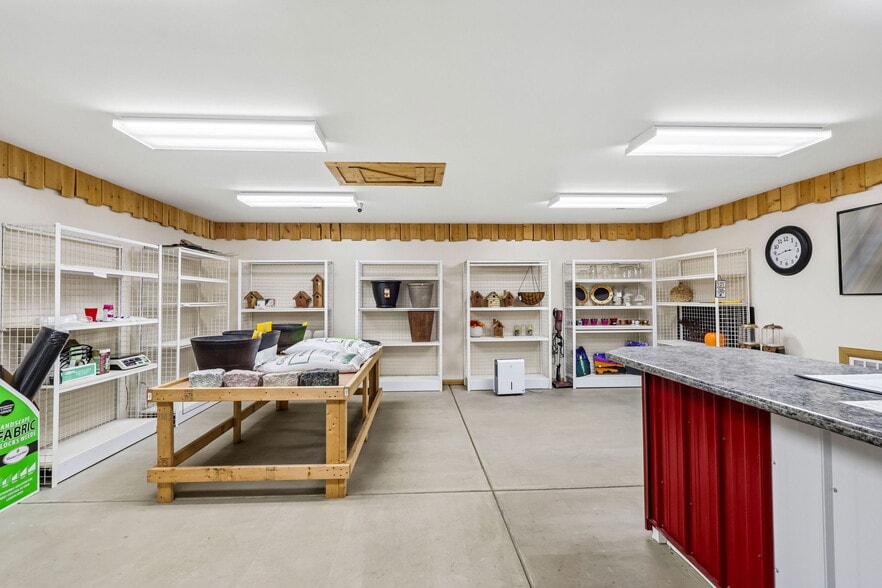 More Photos Of 3220 McCartney Rd, Youngstown General Retail For Sale