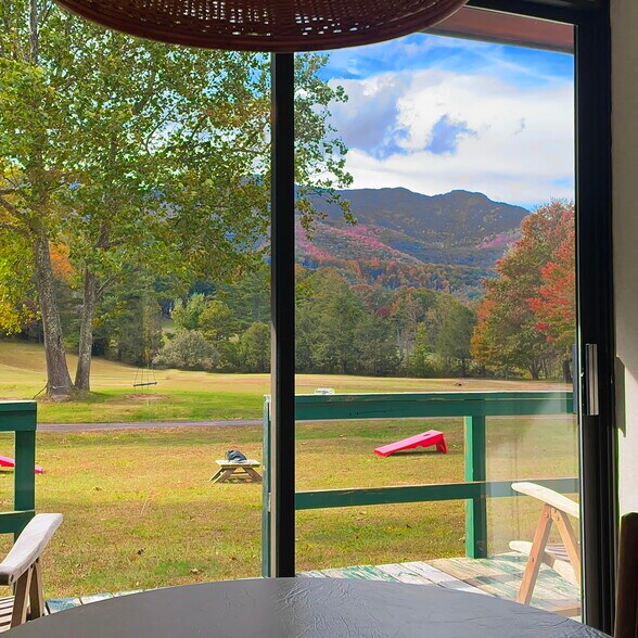 More Photos Of 76 S Toe River Rd, Burnsville Hotel For Sale