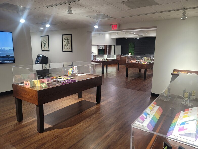 More Photos Of 7315 S Memorial Dr, Tulsa Restaurant For Sale