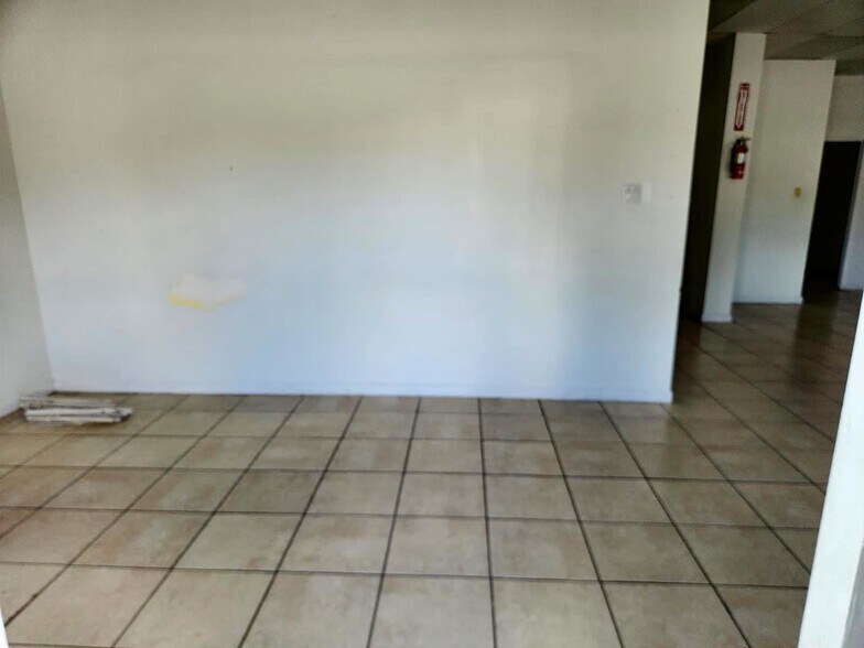 More Photos Of 4837 Martin Luther King Dr, Bowling Green General Retail For Sale