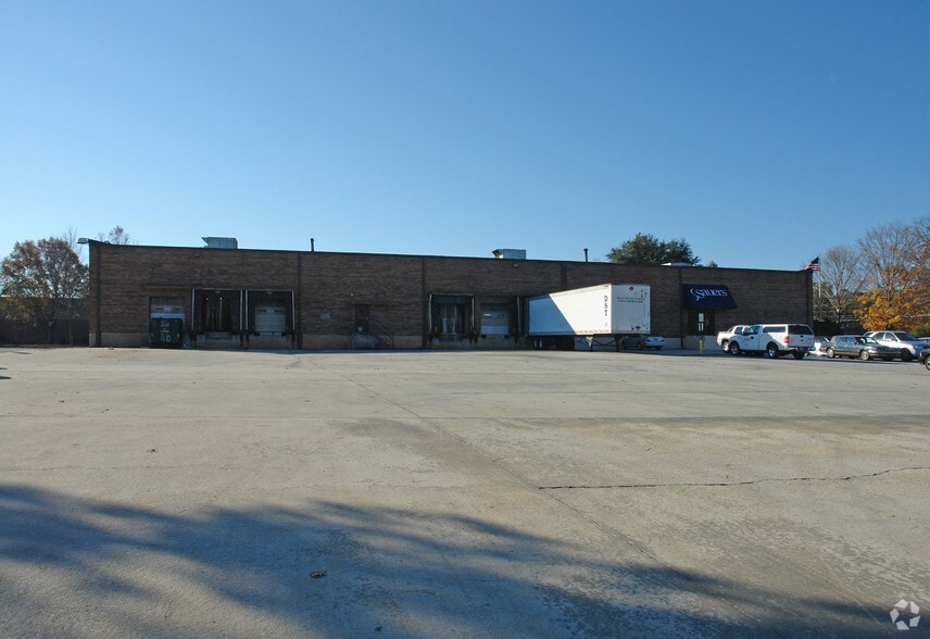 More Photos Of 1585 Roadhaven Dr, Stone Mountain Warehouse For Lease