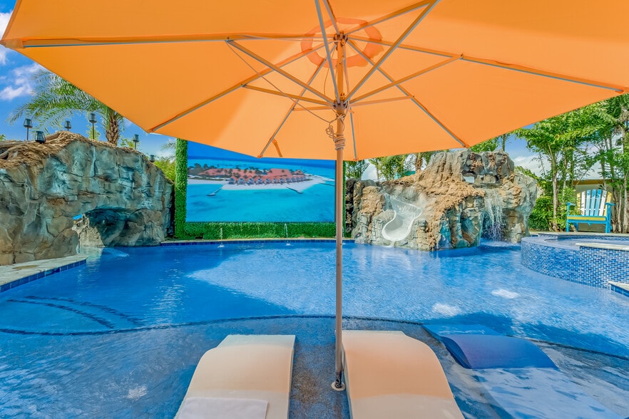 More Photos Of 1021 Fantasy Dr, Davenport Specialty For Sale