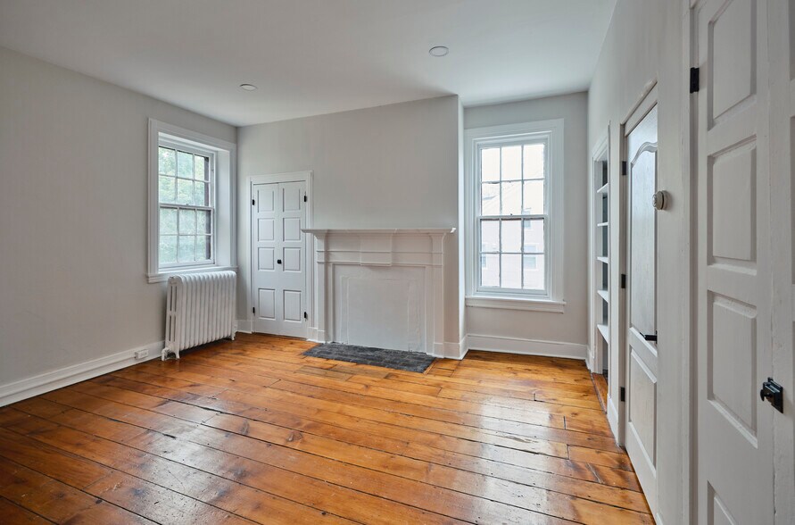 More Photos Of 12-20 W Bridge St, New Hope Storefront For Sale