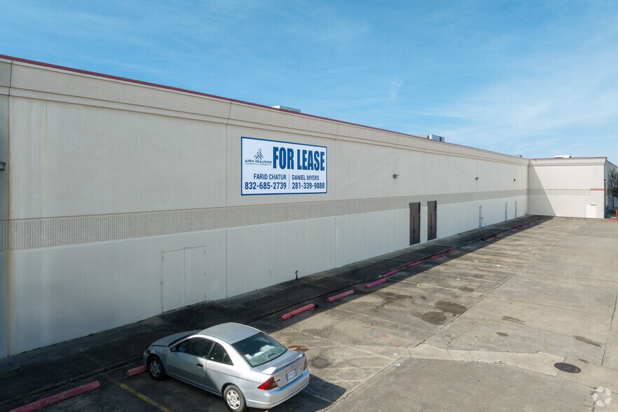 More Photos Of 12002 Southwest Fwy, Meadows Place Freestanding For Sale