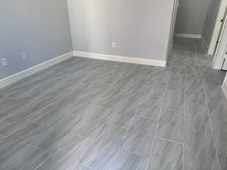 More Photos Of 1802 Snake River Rd, Katy Office For Sale