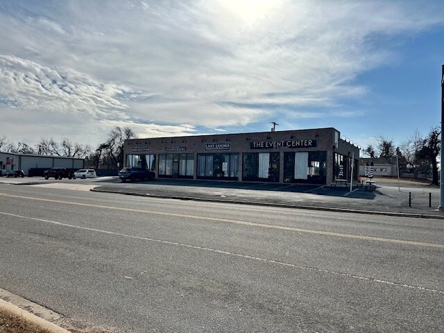 Primary Photo Of 6630-6638 NW 36th St, Bethany Unknown For Lease