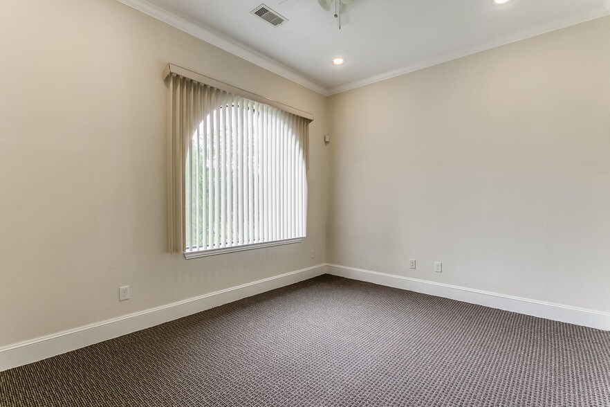 More Photos Of 140 Eldridge Rd, Sugar Land Medical For Lease