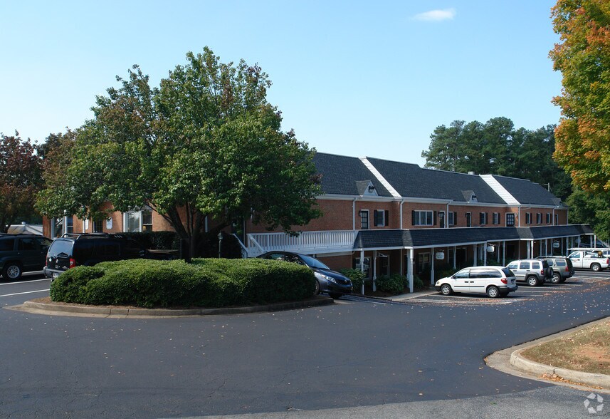 Primary Photo Of 45 W Crossville Rd, Roswell Office For Lease