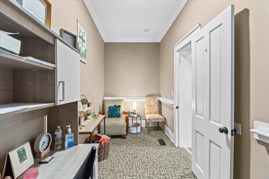 More Photos Of 306 N Thornton Ave, Dalton Office For Sale