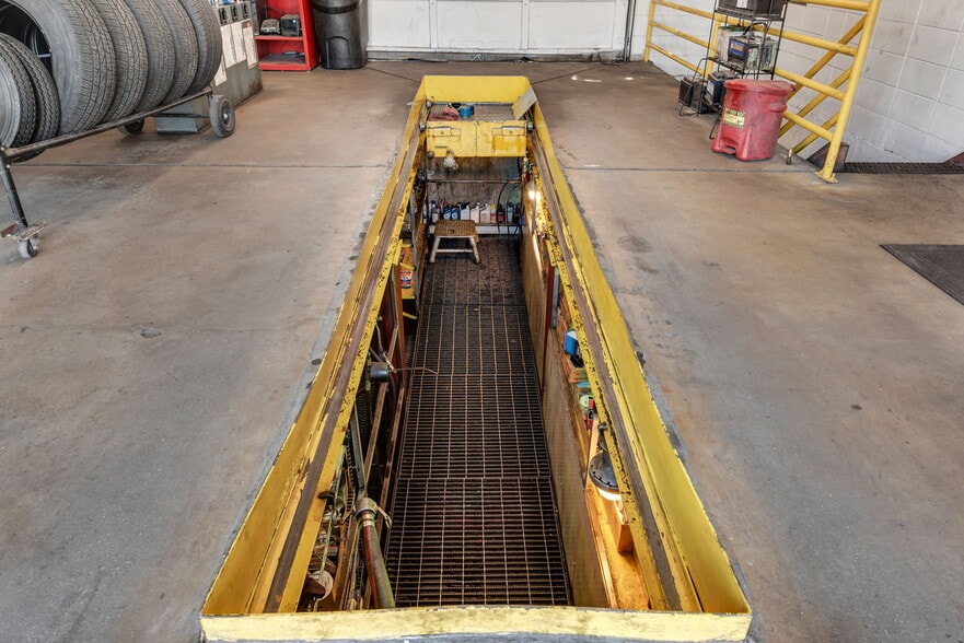 More Photos Of 3443 S Vance St, Lakewood Carwash For Sale