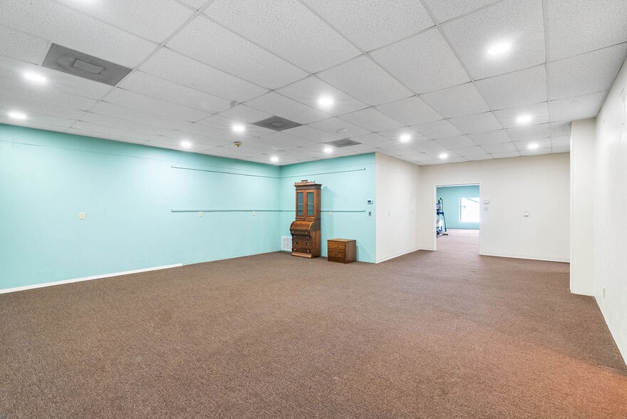More Photos Of 724 Rowan St, Rockport Office For Sale