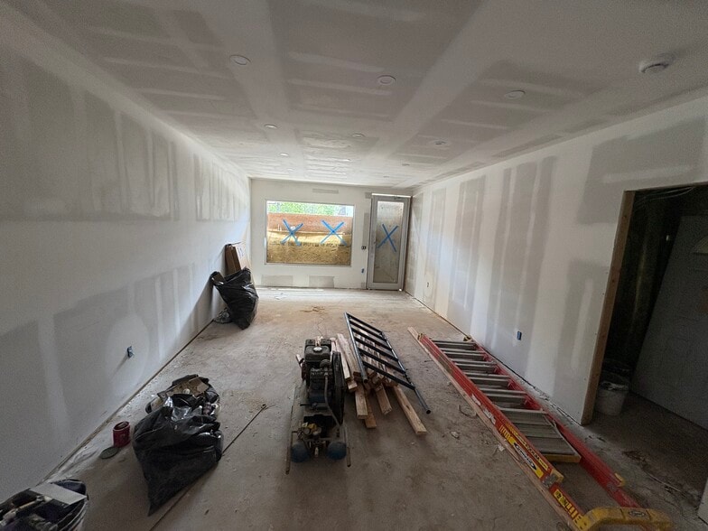 More Photos Of 59 St Marys Ave, Staten Island Storefront Retail Residential For Lease