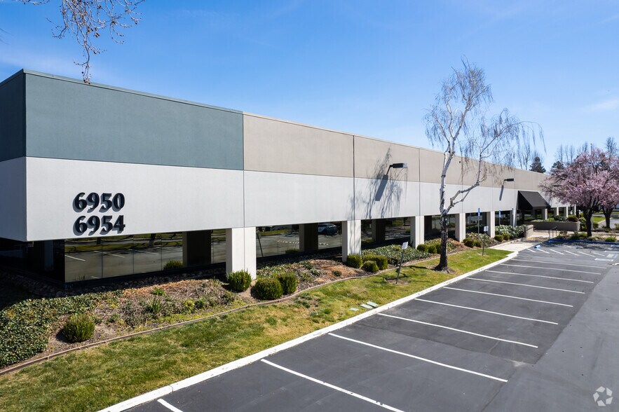 More Photos Of 6950-6956 Preston Ave, Livermore Research And Development For Lease