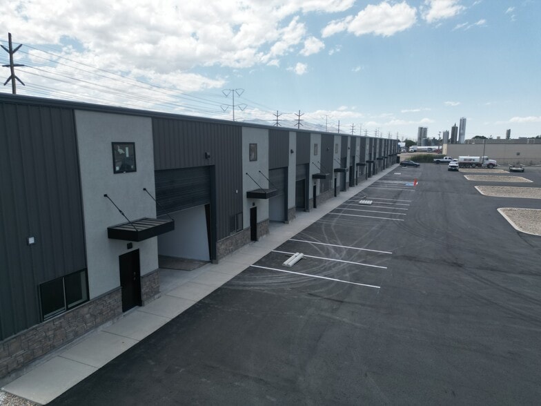More Photos Of 3015 W Directors Row, Salt Lake City Light Distribution For Lease