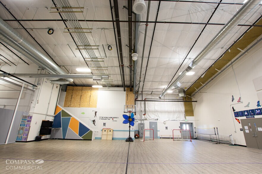 More Photos Of 20730 Brinson Blvd, Bend Industrial For Lease