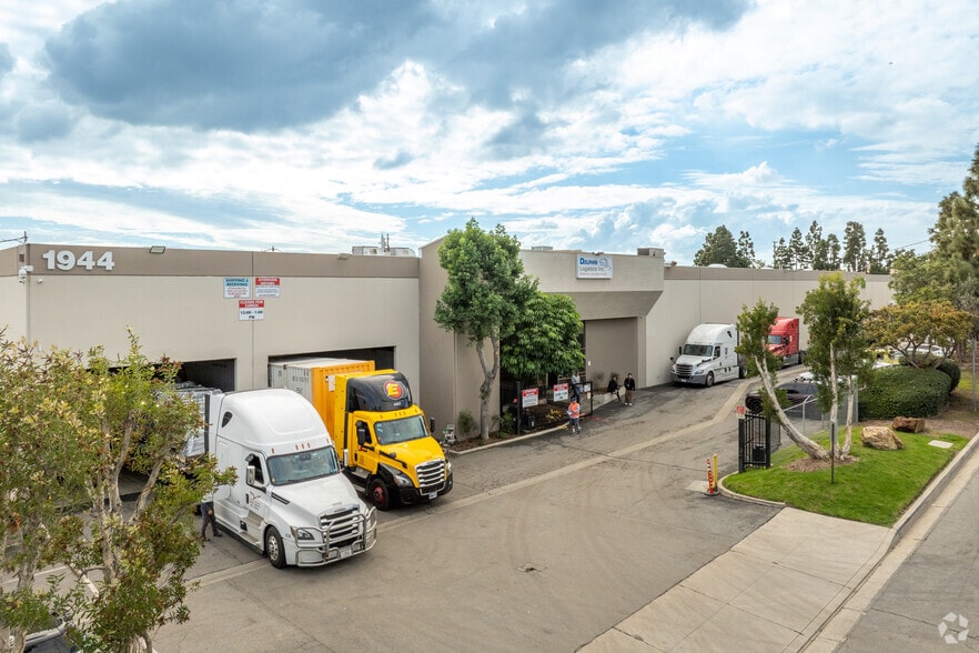 Primary Photo Of 1944 E Vista Bella Way, Rancho Dominguez Warehouse For Lease