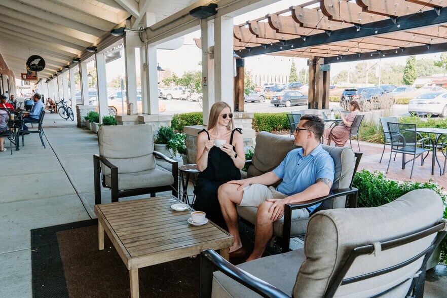 More Photos Of 401 E Red Bridge Rd, Kansas City Unknown For Lease