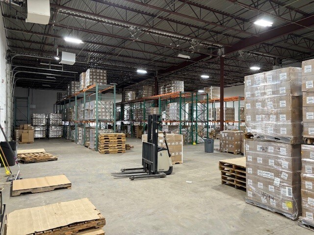 More Photos Of 315 New Boston St, Woburn Manufacturing For Lease