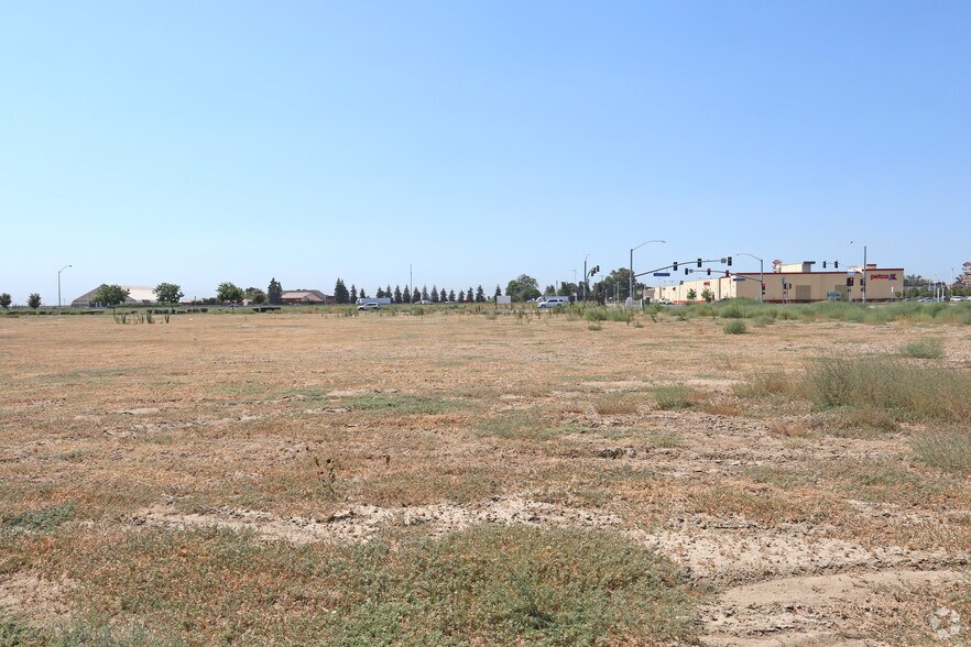 More Photos Of 2530 W Tuolumne Rd, Turlock Land For Lease
