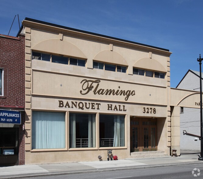 More Photos Of 3276-3278 Dundas St W, Toronto Storefront Retail Office For Lease