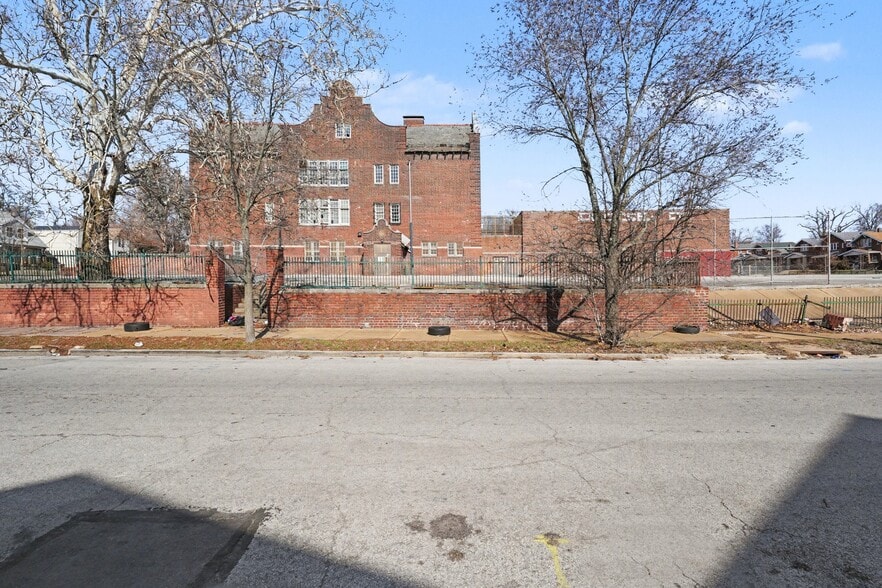 More Photos Of 5316 Ruskin Ave, Saint Louis Schools For Sale