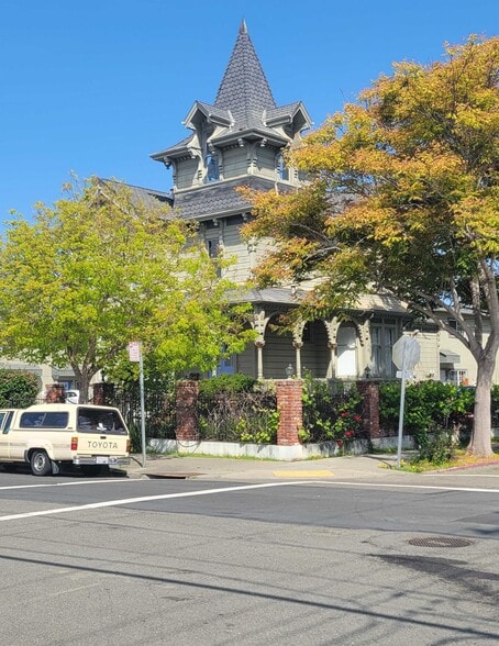 Primary Photo Of 835 Channing Way, Berkeley Apartments For Sale