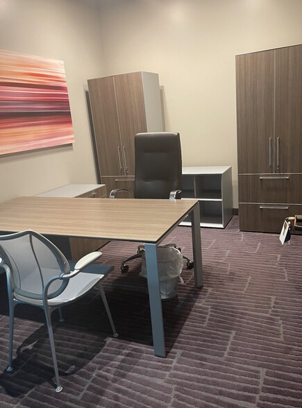 More Photos Of 7135 E Camelback Rd, Scottsdale Coworking Space