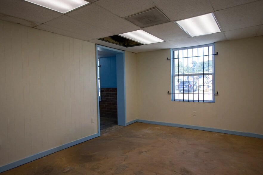 More Photos Of 2230 Commerce Dr, Columbia Manufacturing For Sale