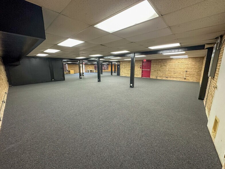 More Photos Of 310 E Denman Ave, Lufkin Storefront Retail Office For Sale