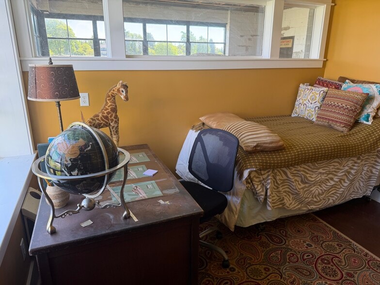 More Photos Of 4330 Macon Hwy, Tecumseh Airport For Sale