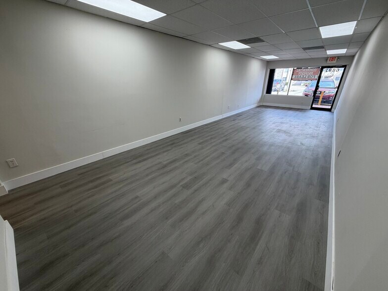 More Photos Of 6890 W Flagler St, Miami Unknown For Lease