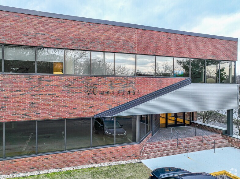 More Photos Of 70 Hastings St, Wellesley Office For Sale