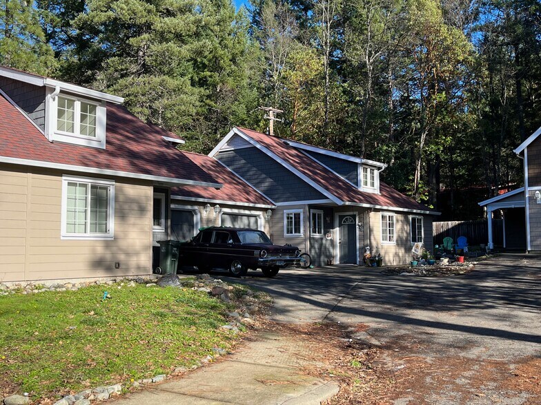 More Photos Of 117 N Junction Ave, Cave Junction Apartments For Sale