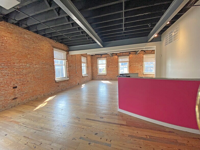 More Photos Of 201 N 2nd St, Harrisburg Office For Lease