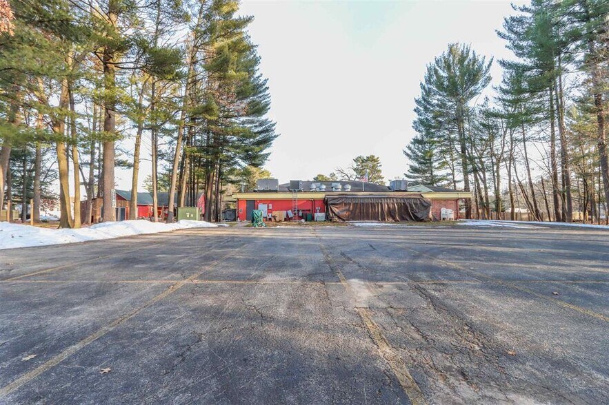 More Photos Of N2717 County Road QQ, Waupaca Restaurant For Sale