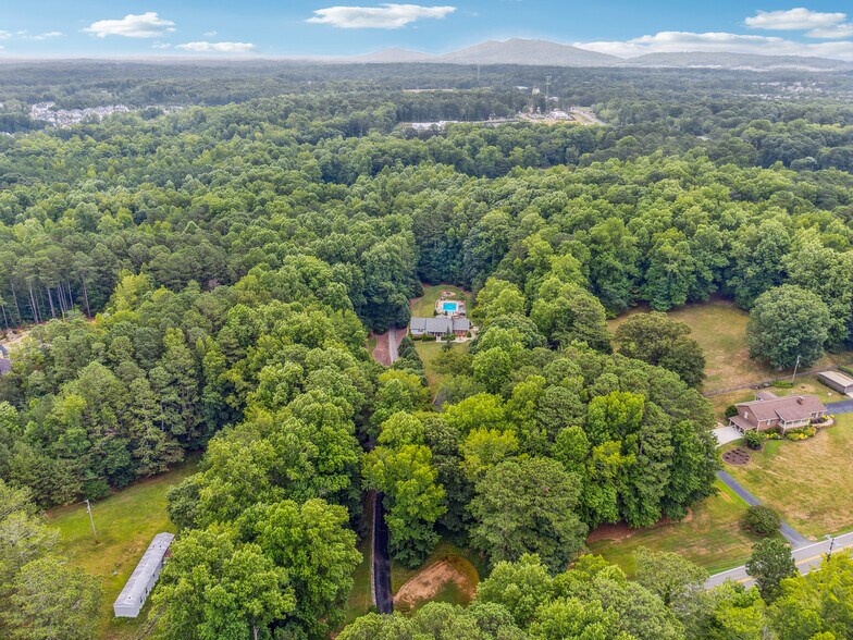 More Photos Of 3992 Doc Sams Rd, Cumming Flex For Sale