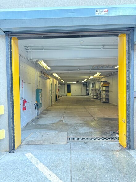 More Photos Of 3 Whale Sq, Brooklyn Warehouse For Lease